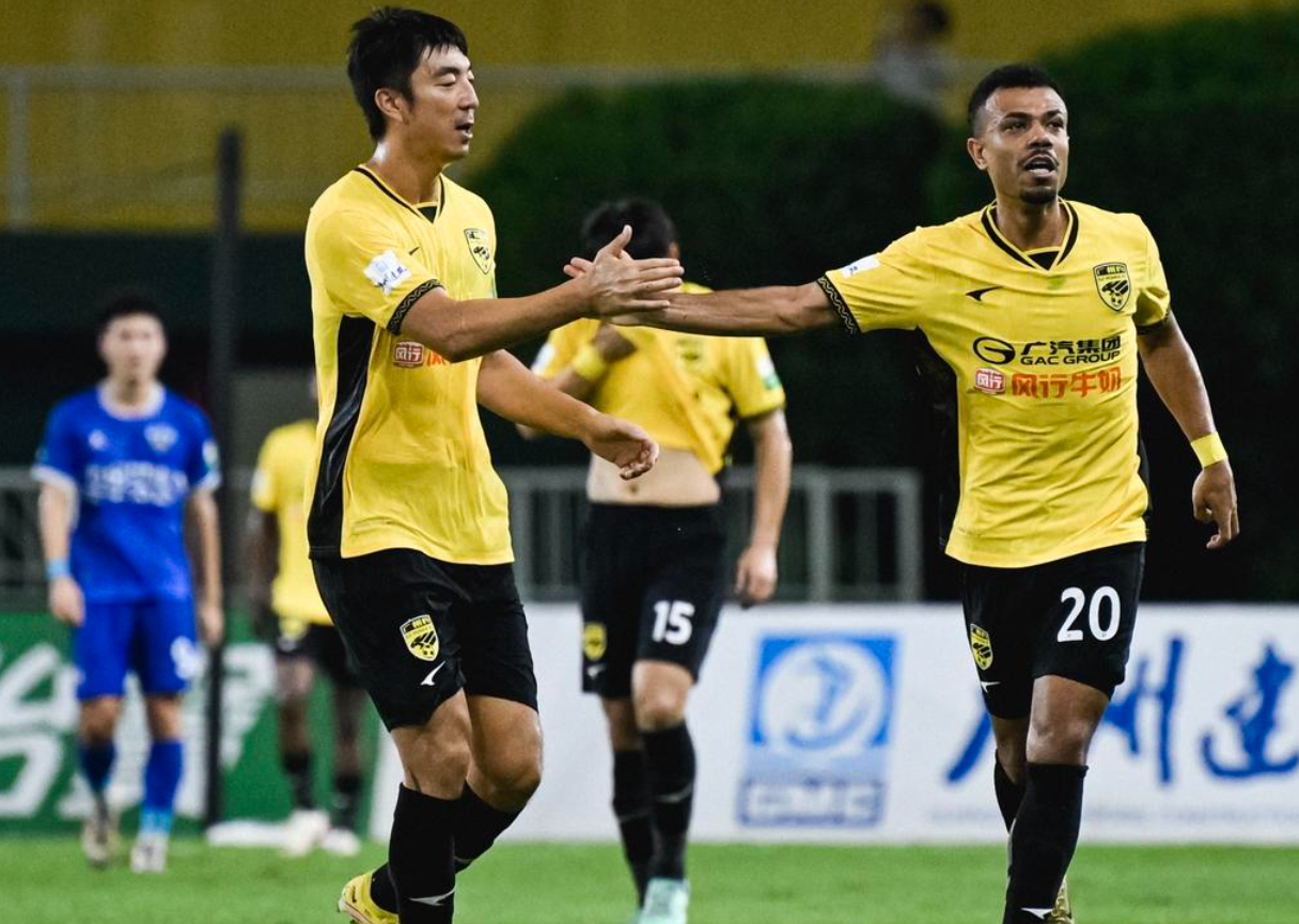 中甲第26轮：广东广州豹狂胜南京城市，33岁尼康独造4球闪耀全场