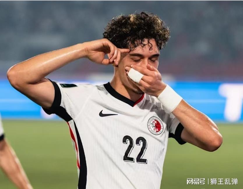 从泰山替补到亚洲杯绝杀英雄，李小恒破纪录感恩韩鹏