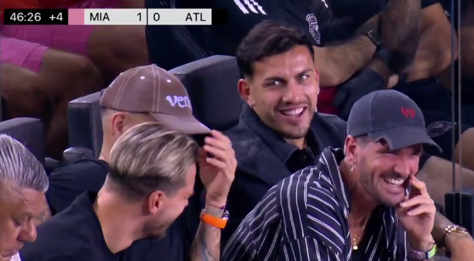 帕雷德斯领衔！阿根廷国脚集体现身迈阿密国际赛场观战