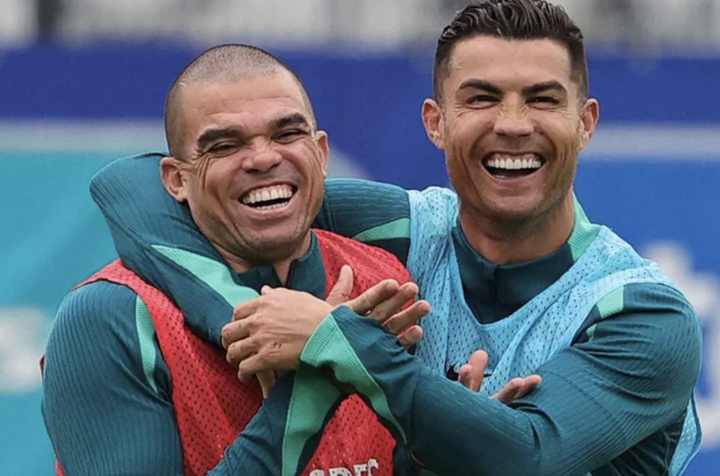 佩佩盛赞C罗领袖风范，葡萄牙世界杯目标暂不深谈