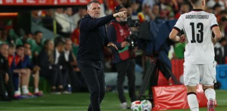 格鲁吉亚主帅盛赞佩德里：轻盈身躯藏世界级中场智慧