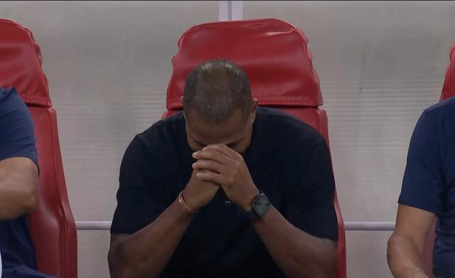 克鲁伊维特：印尼虽败犹荣，国民应为球员骄傲