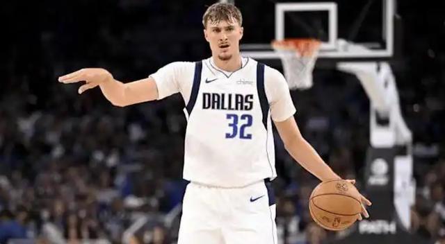 弗拉格季前赛表现惊艳 最佳新秀奖花落谁家再引热议