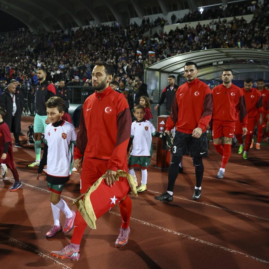 恰尔汗奥卢百场里程碑：目标直指世界杯，感恩一路支持