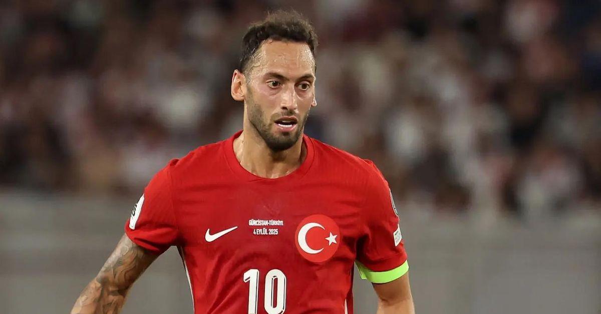 恰尔汗奥卢里程碑之战：2助攻助土耳其6-1客胜保加利亚