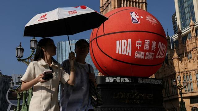 六年后NBA中国赛回归，姚明、奥尼尔、成龙等巨星齐聚澳门