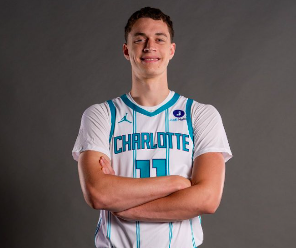 7中7狂揽14分10板！卡尔克布伦纳季前赛闪耀，美记呼吁增出场