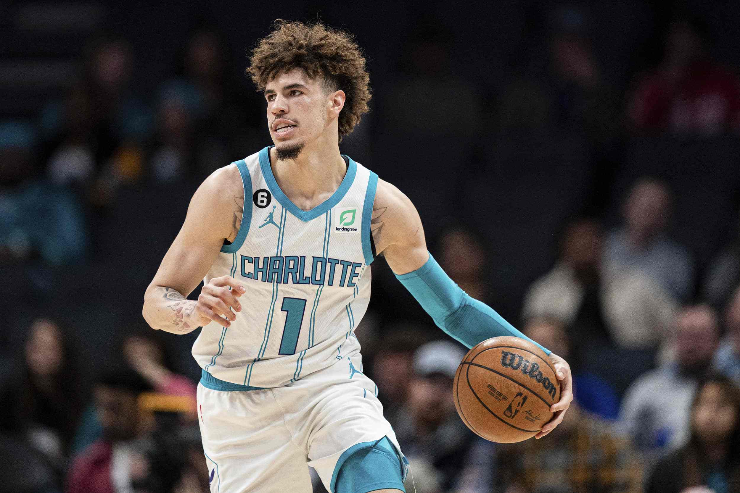 黄蜂三核齐爆发！布里奇斯两双+鲍尔20分，客场力克独行侠