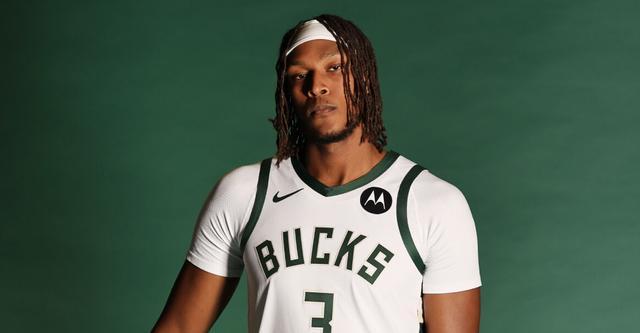 特纳谈加盟雄鹿：总决赛失利激发斗志，与冠军团队信念一致