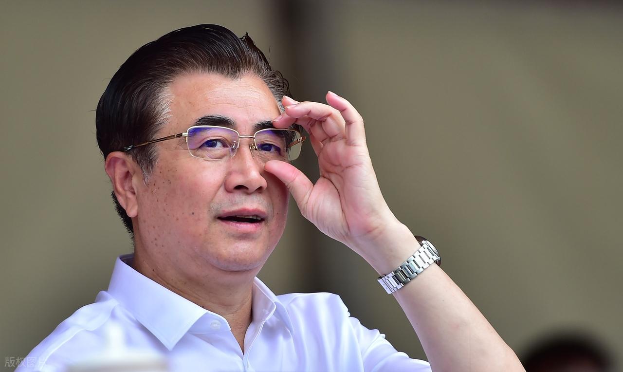 国足选帅遇阻！两大名帅因薪资与理念分歧退出竞聘