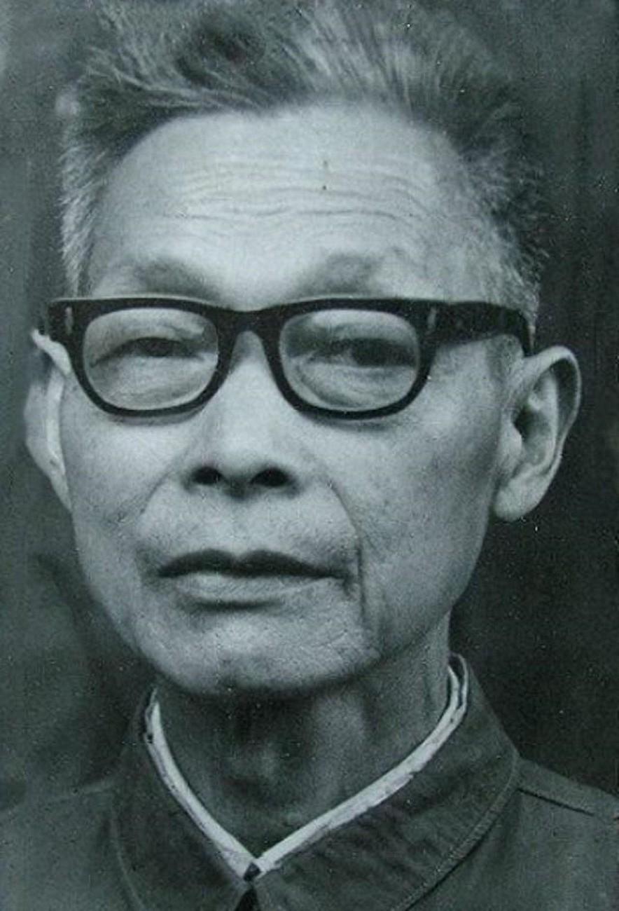 国民党上将错过最后一班飞机，被迫留在大陆，因祸得福活到102岁