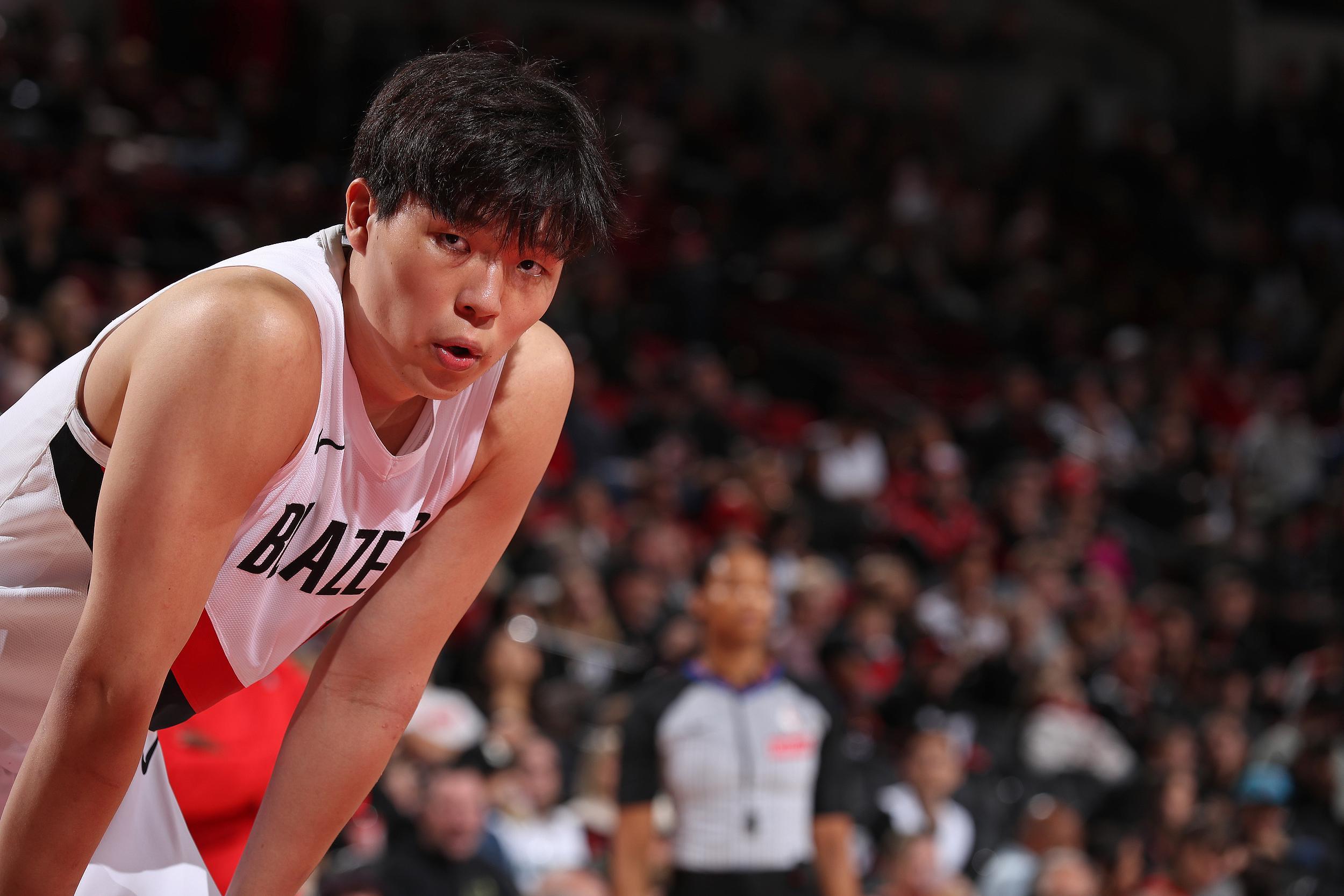 NBA球员体重排行榜：杨瀚森122公斤并列第九，扎克·埃迪登顶