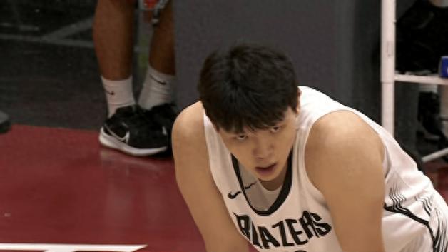 篮网111:109胜太阳，曾凡博NBA之路遇阻成看客