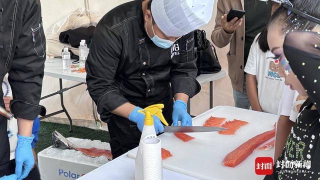三文鱼开鱼秀燃爆足球赛场，幸运球迷喜获全年三文鱼自由