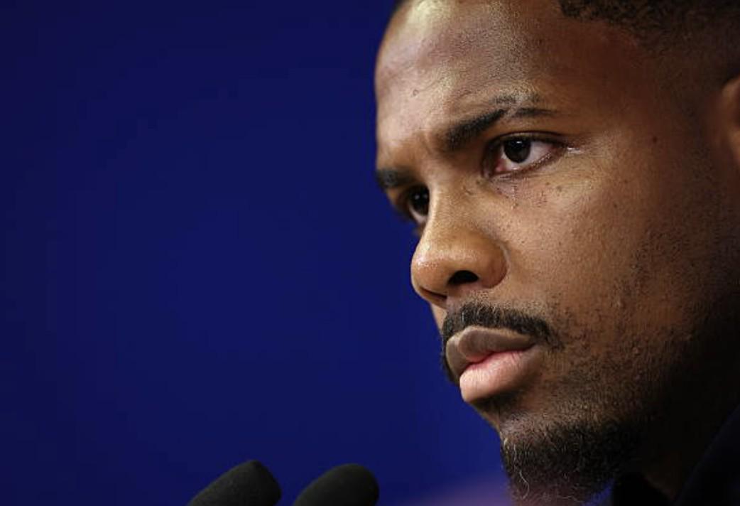 迈尼昂回应伤病质疑：门将位置最易受冲击，专注比赛与团队