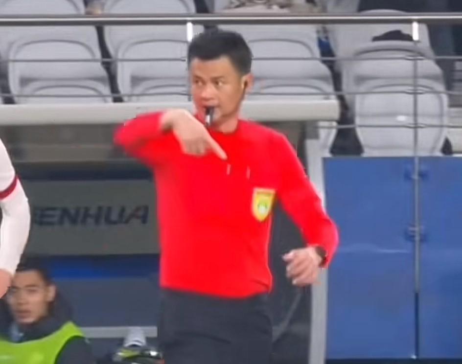 国际级裁判李海新执哨五华县超：基层赛事同样精彩