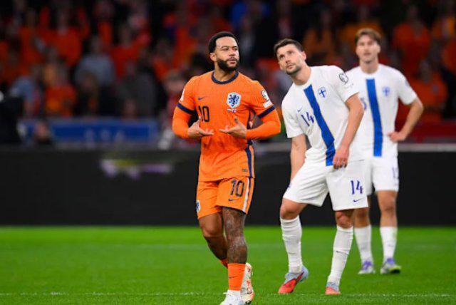 孟菲斯·德佩：荷兰队史射手王与助攻王双料冠军