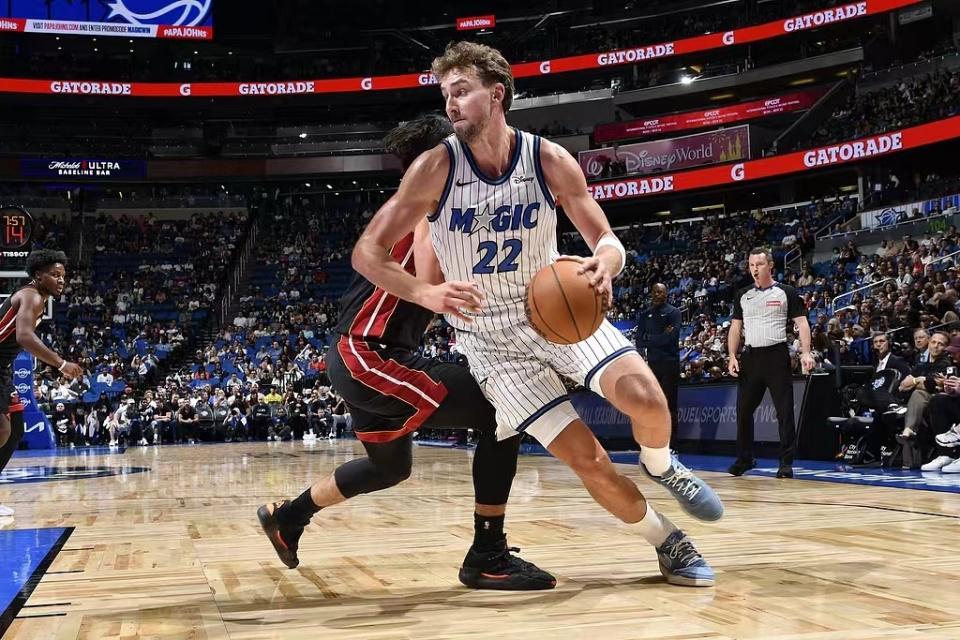 季前赛4连败！热火再负魔术 韦尔24+10难阻24分惨败