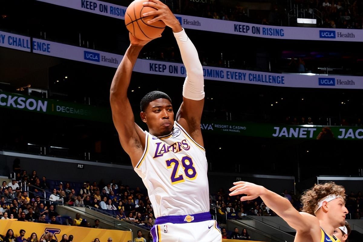 湖人锋线大将八村塁：季前赛找回状态，展现核心实力