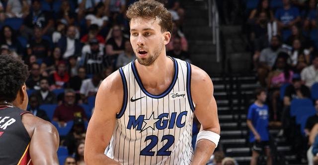 NBA季前赛：小瓦格纳17+5韦尔24+10 魔术大胜热火