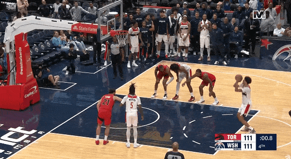 0.8秒绝地反击！季前赛惊现史诗级逆转