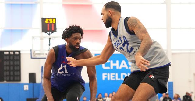 纳斯盛赞恩比德：训练状态出色，展现顶级中锋实力