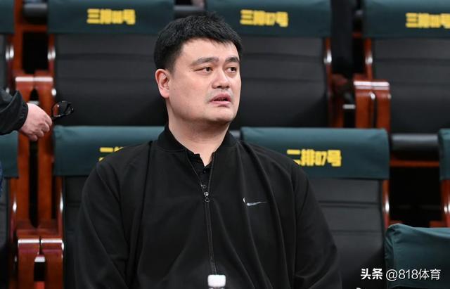 姚明45岁起领NBA退休金，每月1.3万引热议
