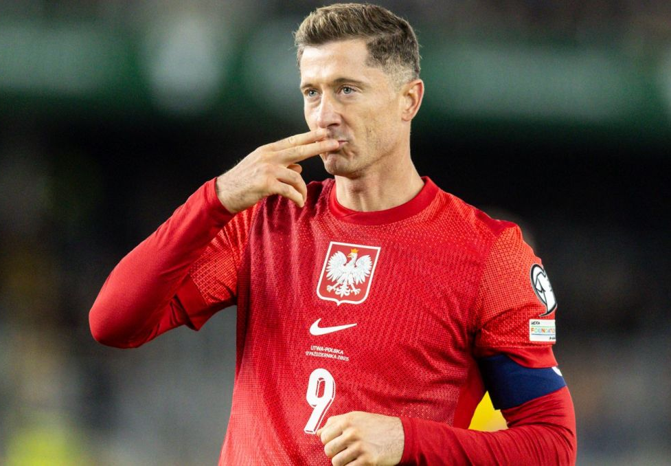 莱万：为波兰进球倍感荣耀，新教练带来新活力