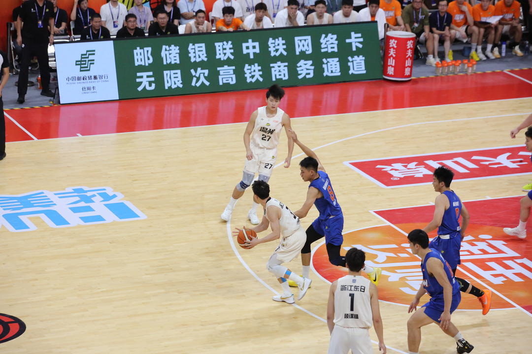 温籍球员陈洋回应争议：身为新杭州人，呼吁球迷理性观赛