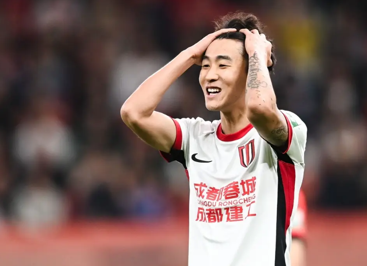 中国男足30岁天才韦世豪被指懒惰，恩师直言其难达武磊高度