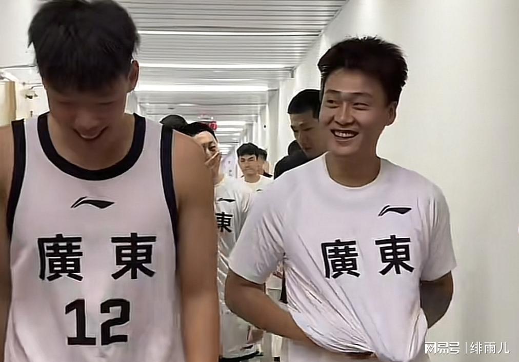 广东男篮全运会阵容揭晓！半支国家队集结，“黑白矮”成核心
