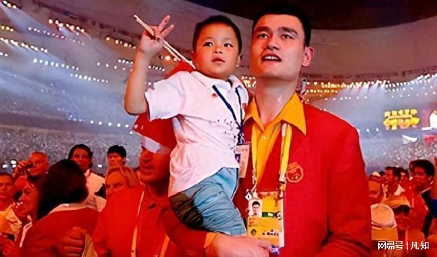 16年后：被姚明抱着上奥运的抗震小英雄林浩现状如何？
