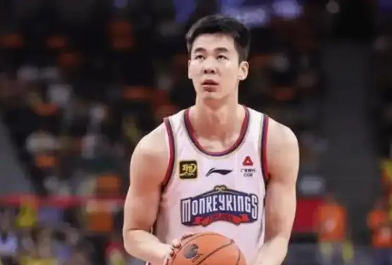 同曦经理曝郭昊文拒NBA合同，辽宁四外援阵容尘埃落定