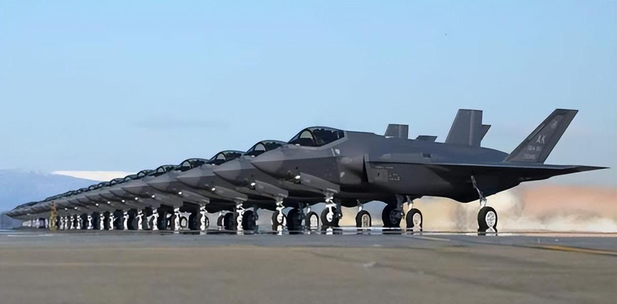 24架F-35A隐身战机西太平洋集结，日美澳联合演习引关注