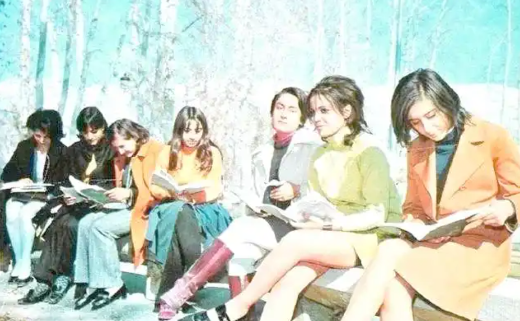 伊朗为何废除强制头巾令？皆因以色列出手令强人殒落