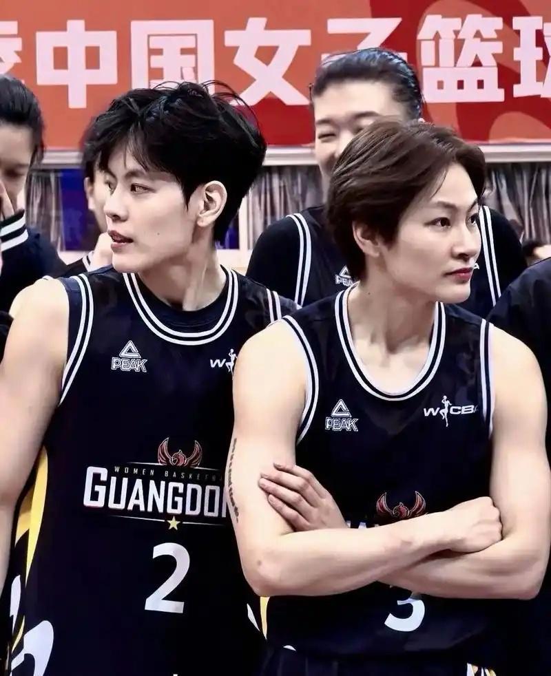 广东女篮官宣：杨力维杨舒予因家事缺席佛山赛 姐妹发文致歉