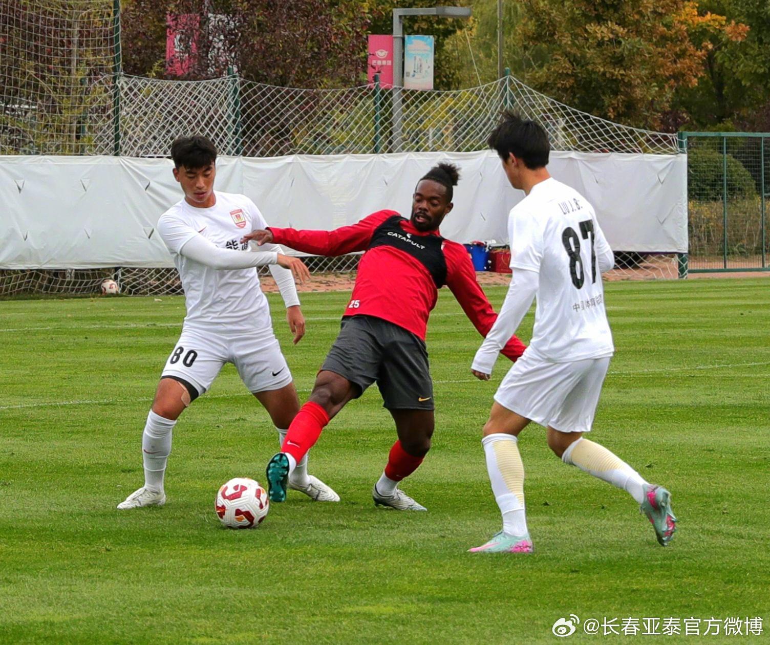 亚泰教学赛：一线队5-1大胜U21队，西普里安卡米洛登场