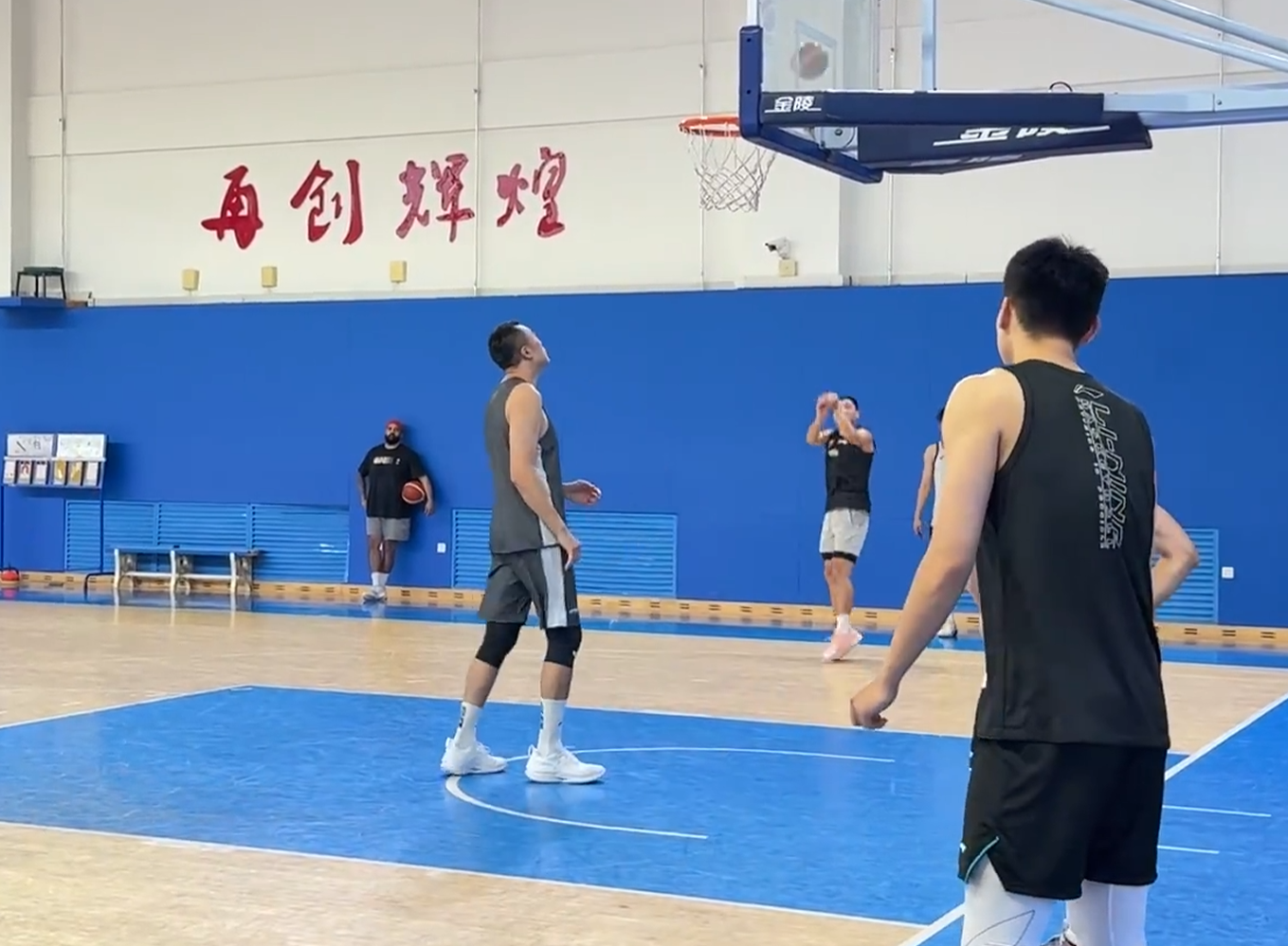 杨鸣谈全运会备战：全主力出战丹东热身，韩德君归队合练