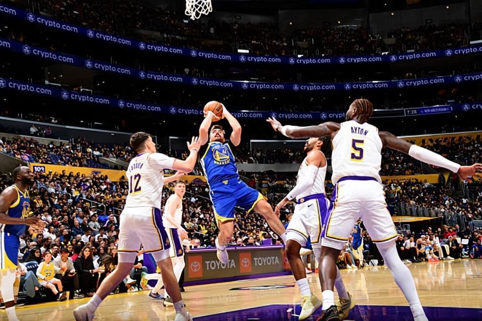 季前赛表现低迷！勇士替补后场斯潘塞为何能留队？