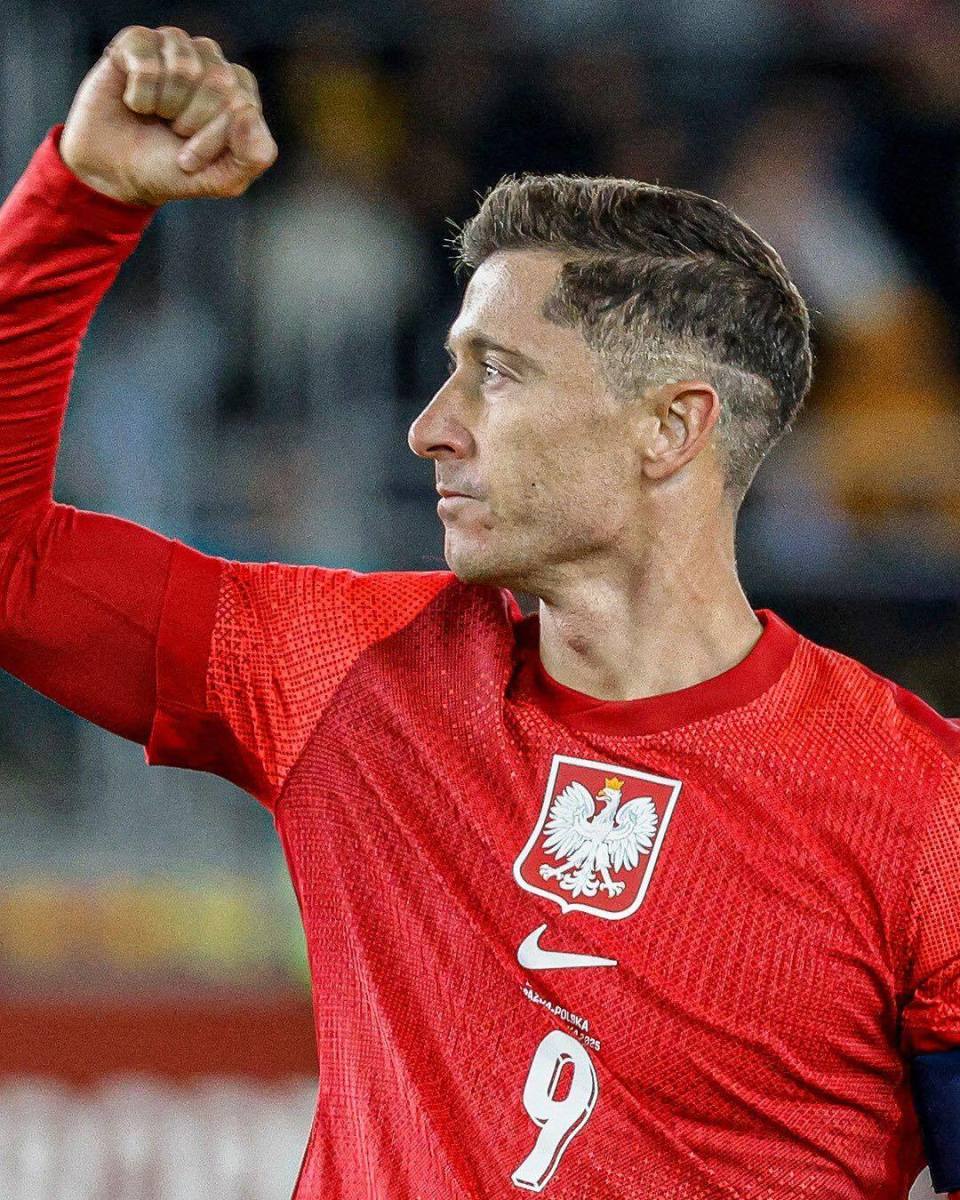 巴萨确认不续约莱万！功勋射手或自由离队，梅西事件再引热议