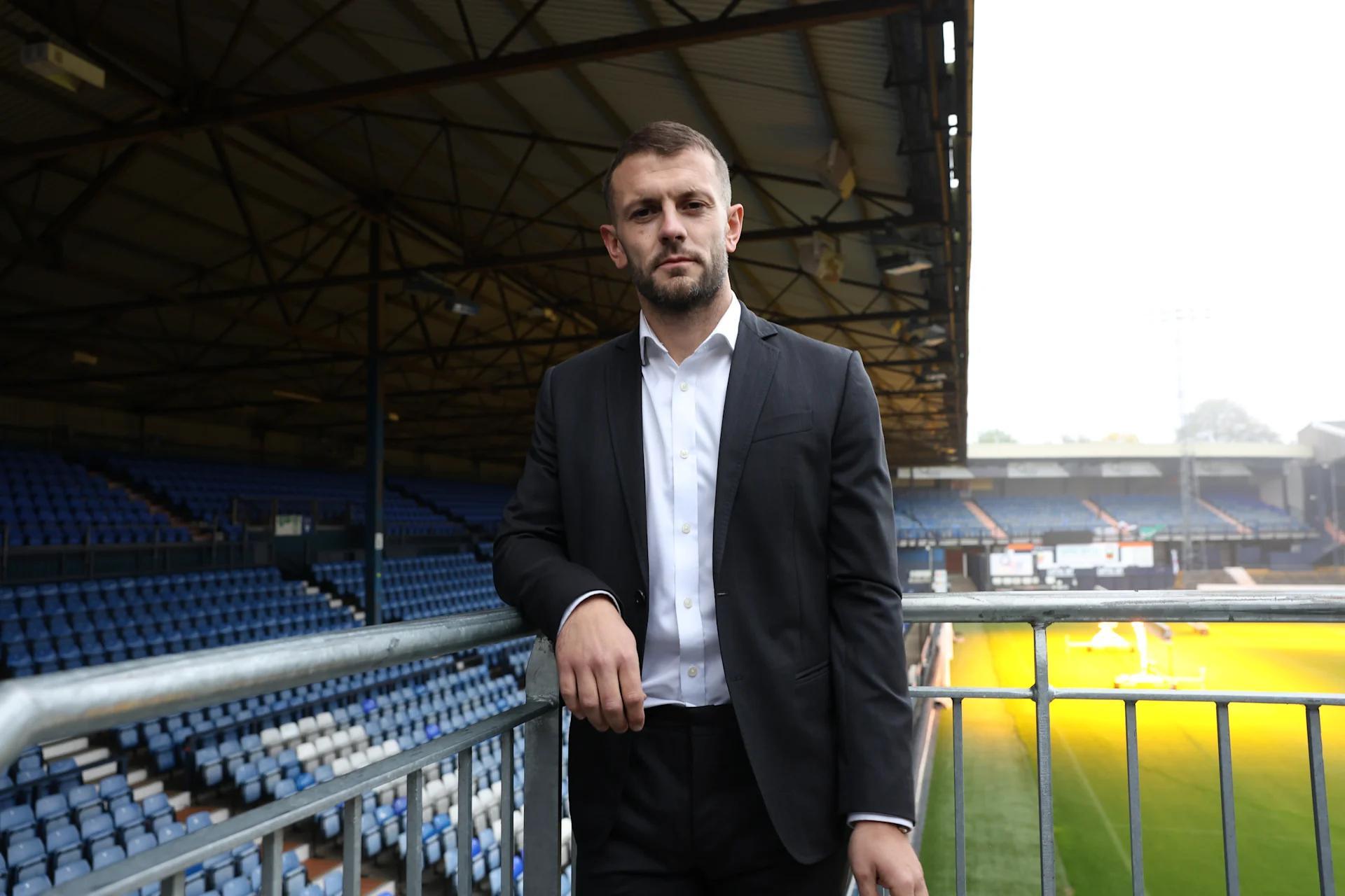 威尔希尔执教卢顿首秀，英甲联赛迎新帅亮相