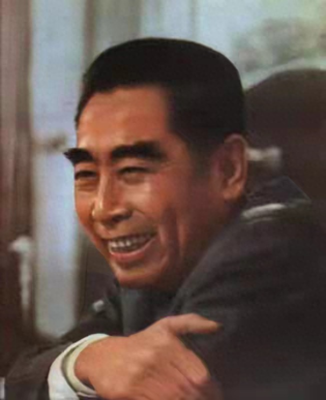 蒋介石为何未动周恩来？日记揭秘：黄埔系与人心向背的深层博弈