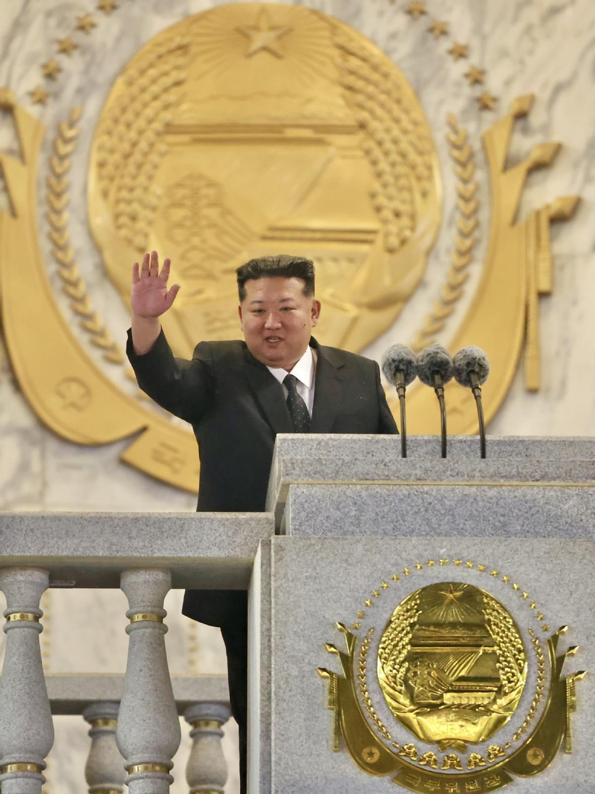 朝鲜为何选择深夜举行大阅兵？揭秘背后的战略考量