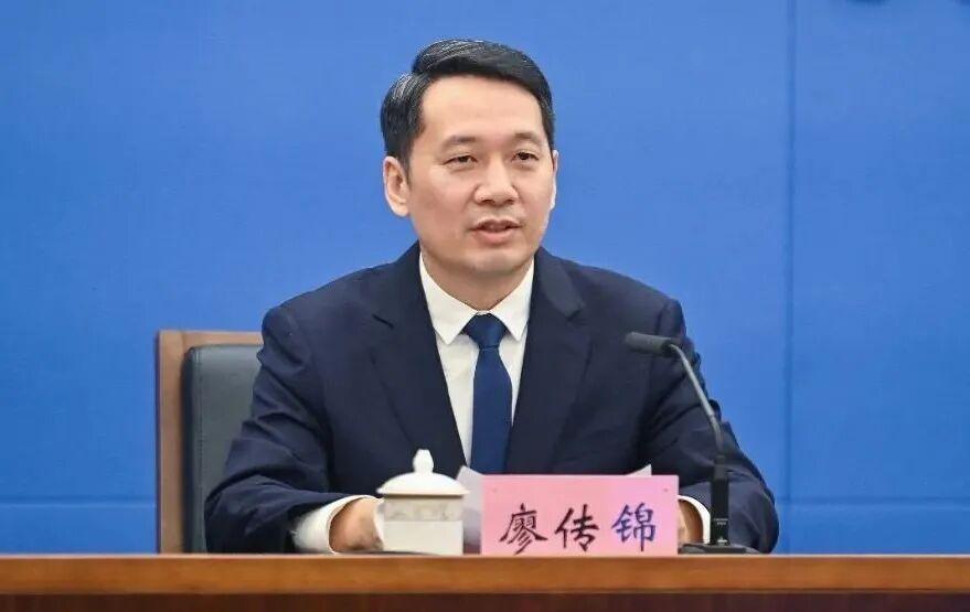 廖传锦履新荣昌区政府党组书记,曾任共青团重庆市委书记