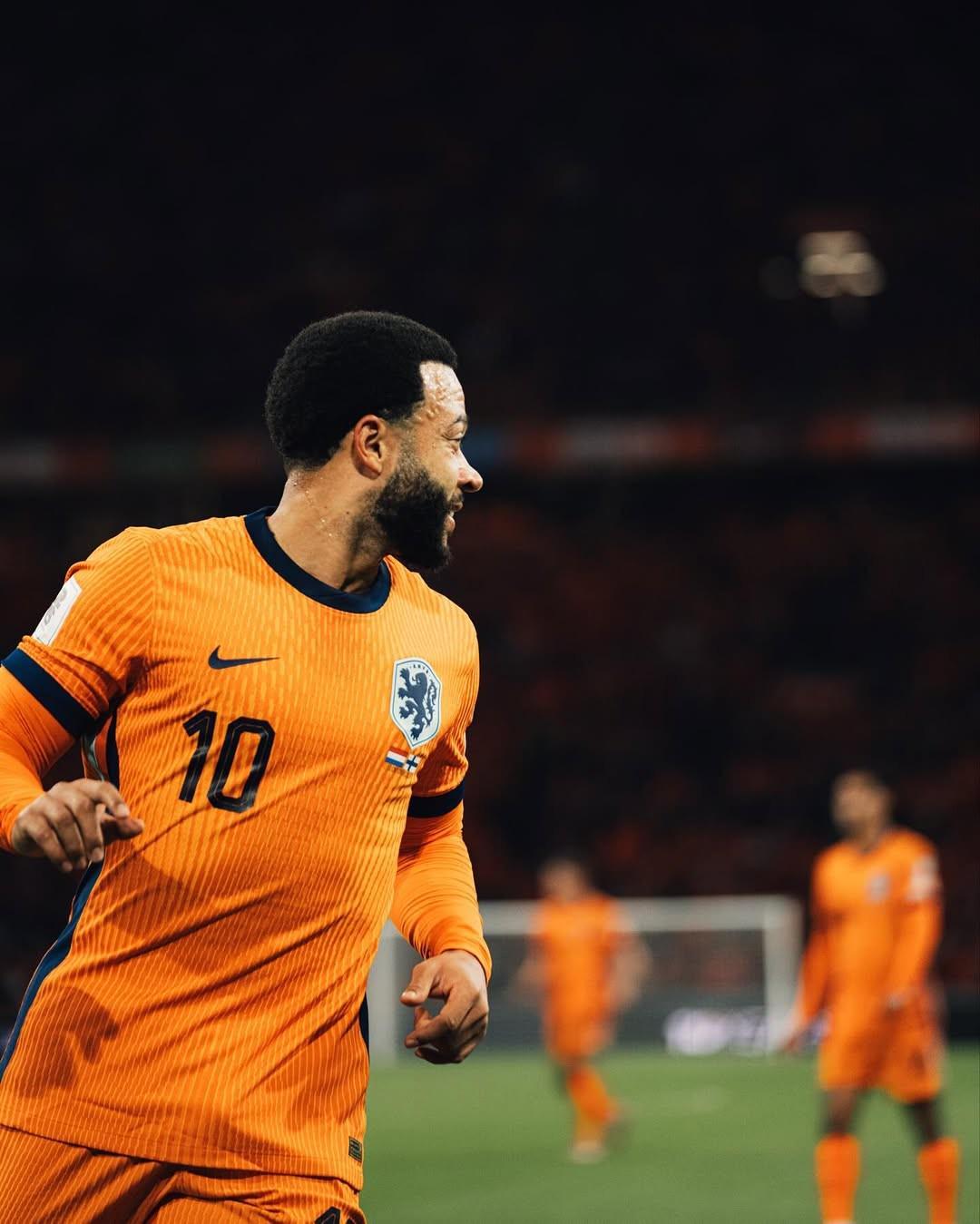 德佩加冕荷兰射手王与助攻王双料荣誉，纪录之夜远未结束