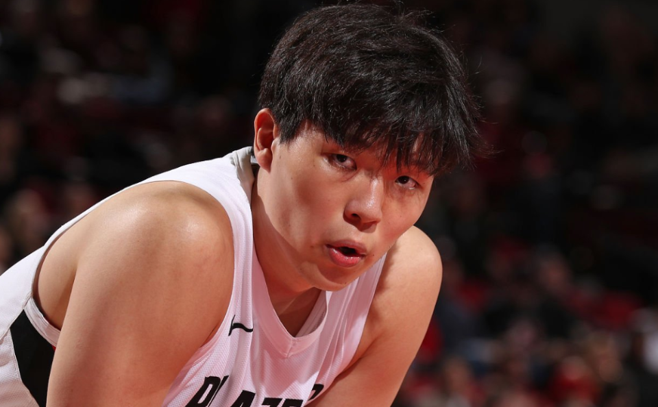 开拓者将帅齐赞杨瀚森！比卢普斯盛赞其爆发，队友认可传球实力