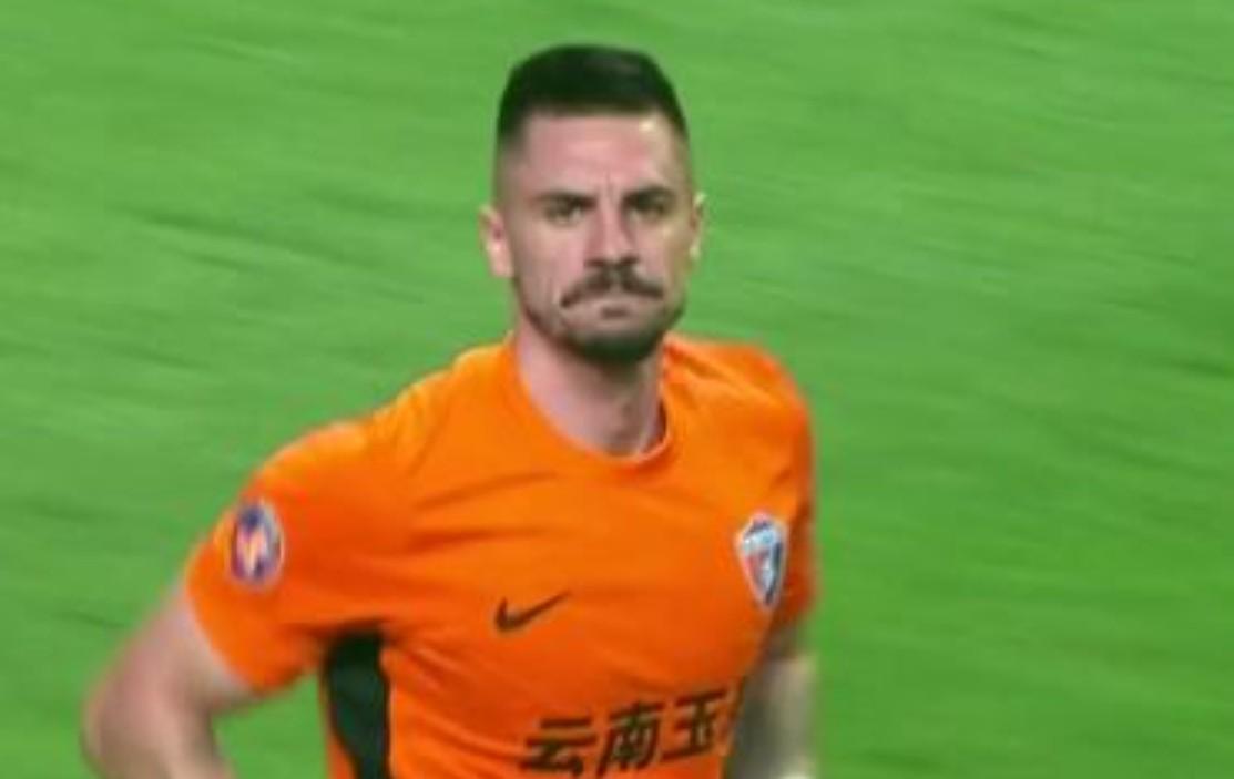 布尔克专访：基耶利尼是心中最全面中卫，目标延长职业生涯