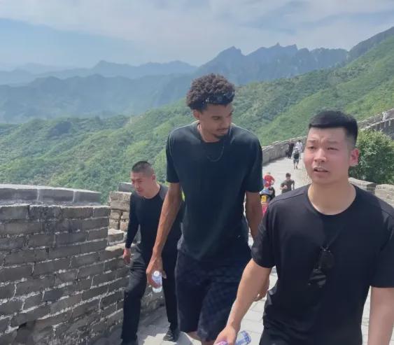 49+18+7！文班亚马！这谁顶得住啊...