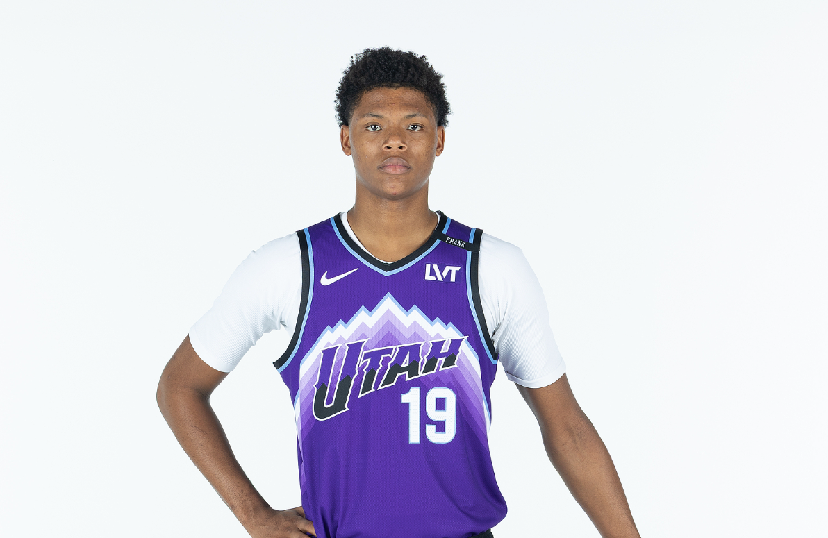 爵士新星贝利：与杜兰特同场竞技如梦成真，赛场表现惊艳