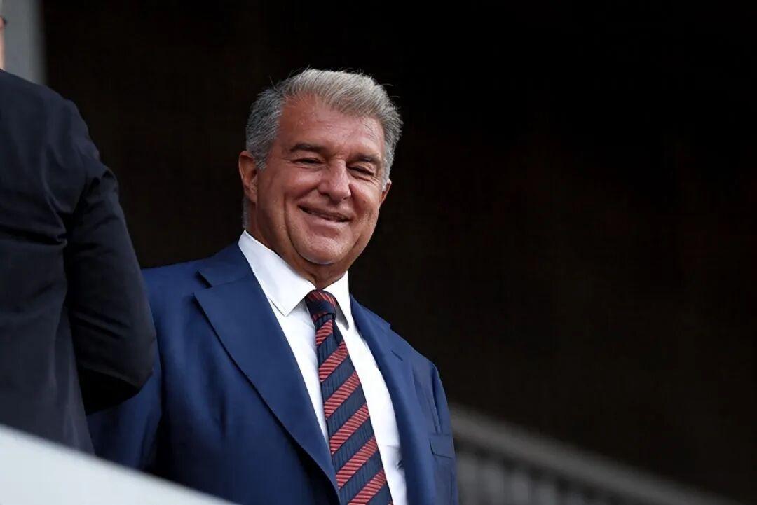 巴萨高层拉波尔塔再谈梅西：关系曾亲密，愿补办致敬仪式引争议